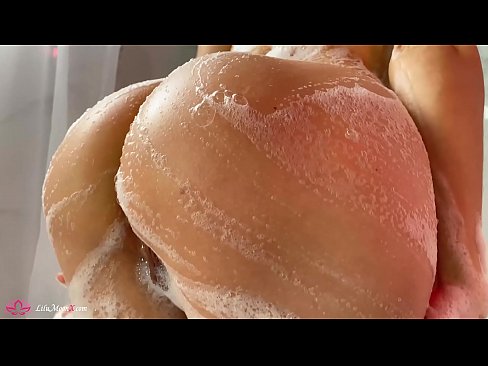 ❤️ Brunette masturboi pillua vibraattorilla intensiiviseen orgasmiin suihkussa ❤❌ Kaunis porno at us ﹏