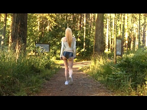 ❤️ Kaunis nainen liikkuu hitaasti, ei alaston video ❤❌ Kaunis porno at us ﹏