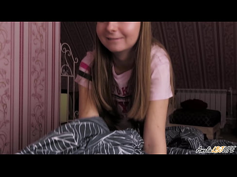 ❤️ Blondi imee hänen BFF:nsä syvälle ja saa spermaa suuhunsa ❤❌ Kaunis porno at us ﹏